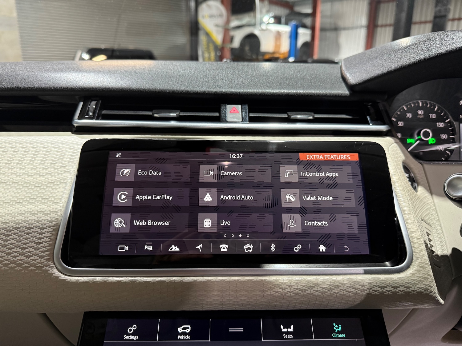 Used Land Rover Range Rover Velar 2018 for sale - 76875164: Photo 39