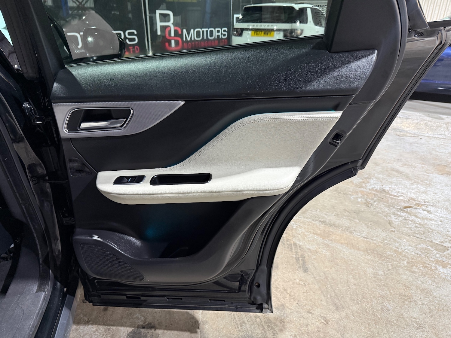 Used Jaguar F-Pace 2016 for sale - 77501923: Photo 19