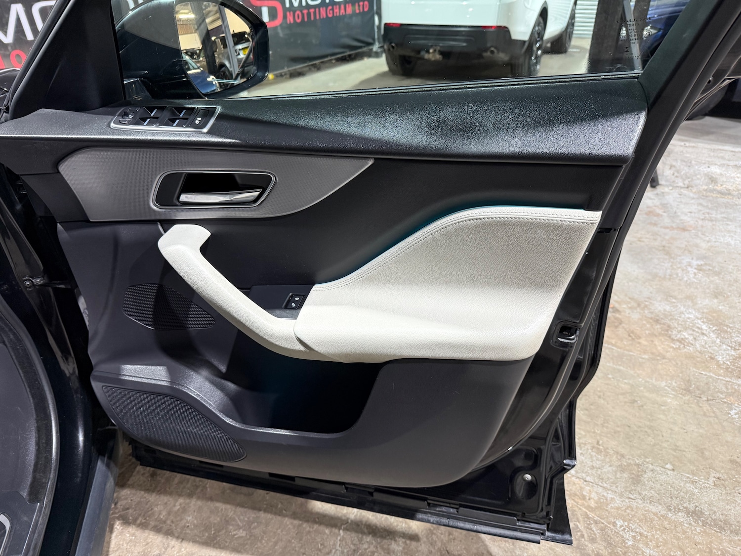 Used Jaguar F-Pace 2016 for sale - 77501923: Photo 23