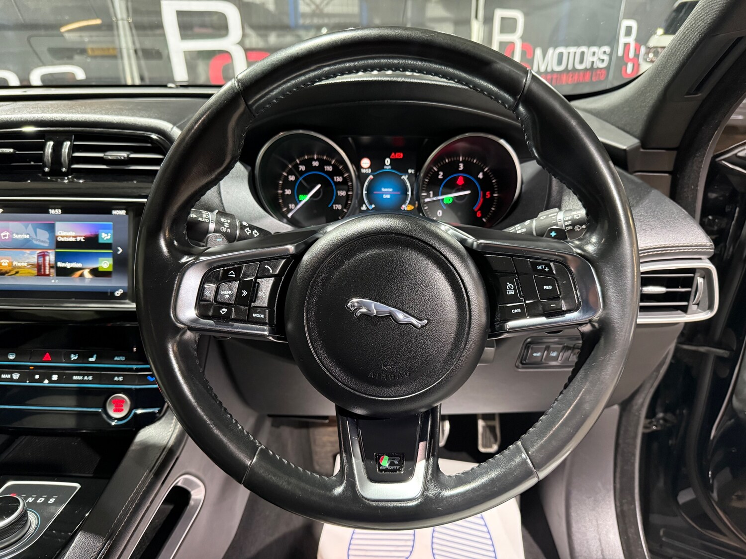 Used Jaguar F-Pace 2016 for sale - 77501923: Photo 29