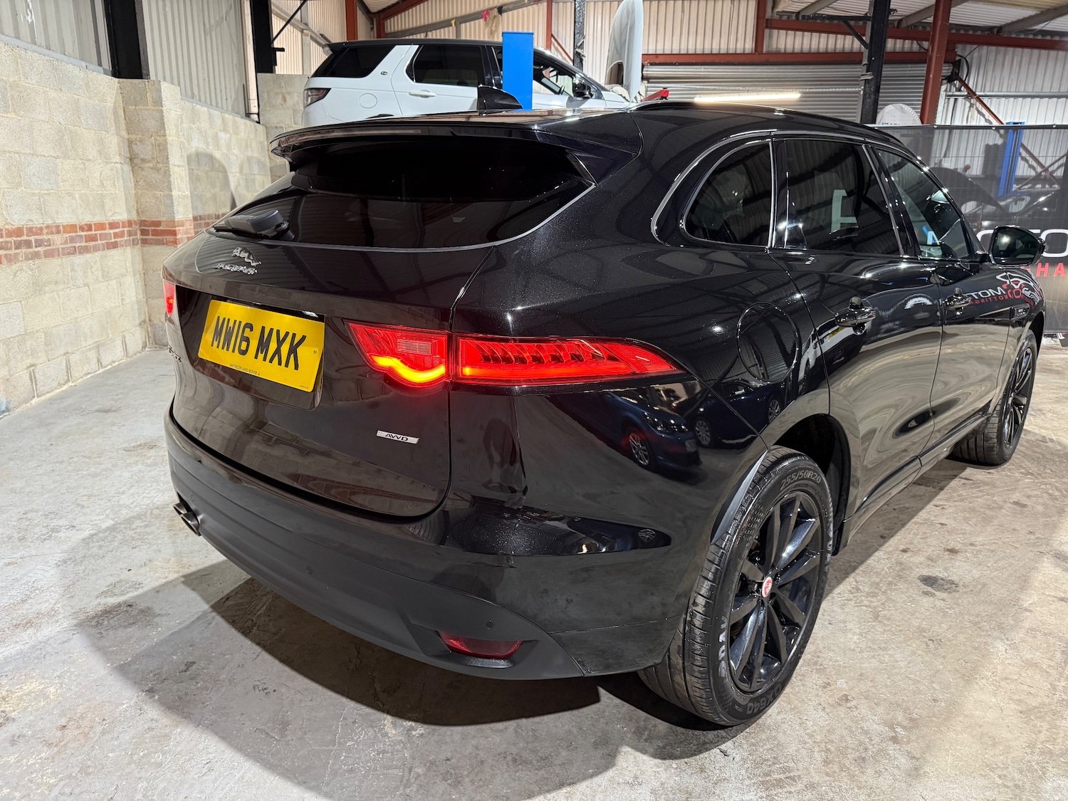 Used Jaguar F-Pace 2016 for sale - 77501923: Photo 3