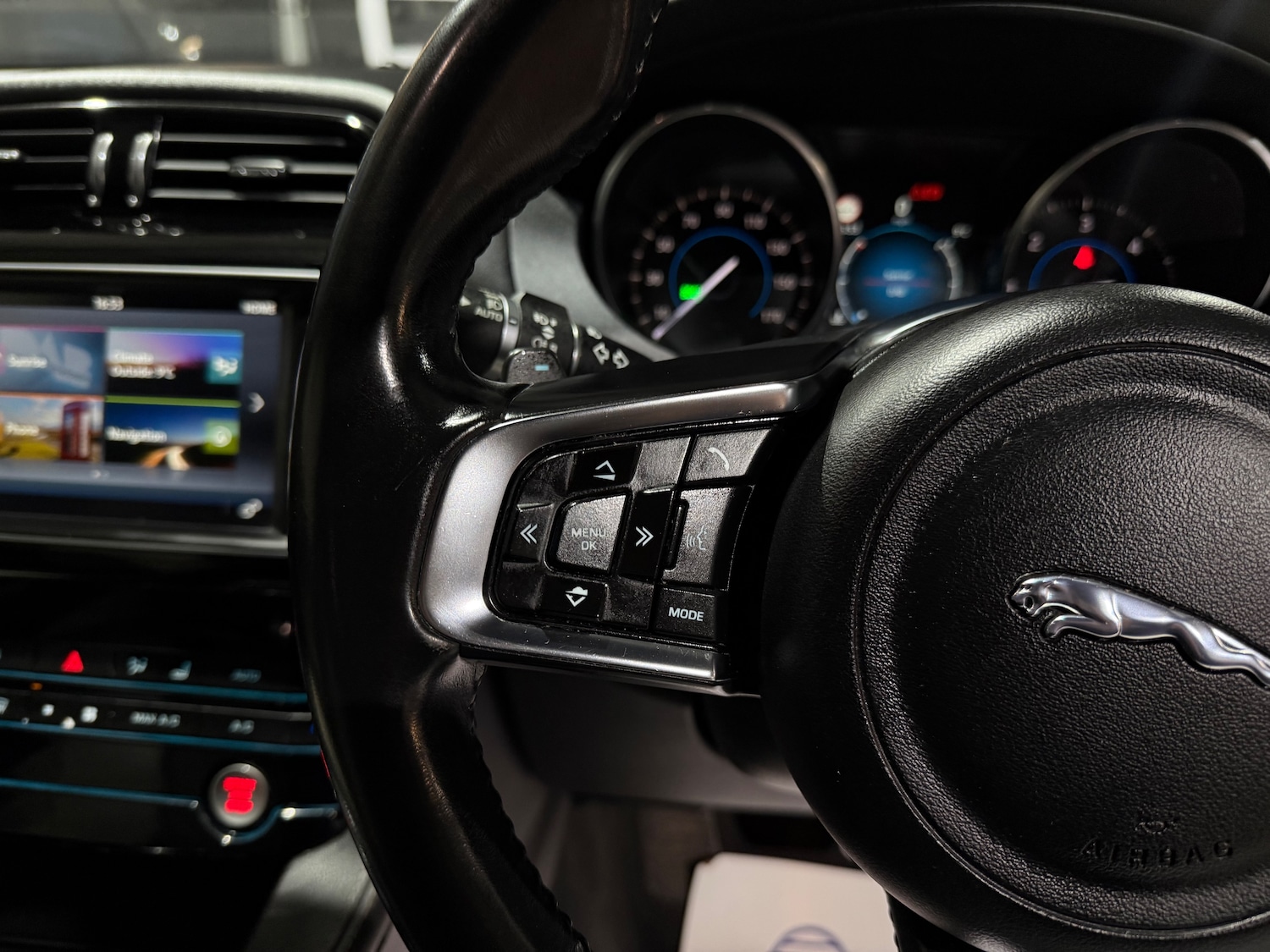 Used Jaguar F-Pace 2016 for sale - 77501923: Photo 30