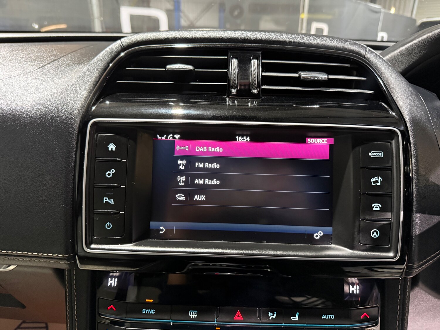 Used Jaguar F-Pace 2016 for sale - 77501923: Photo 37