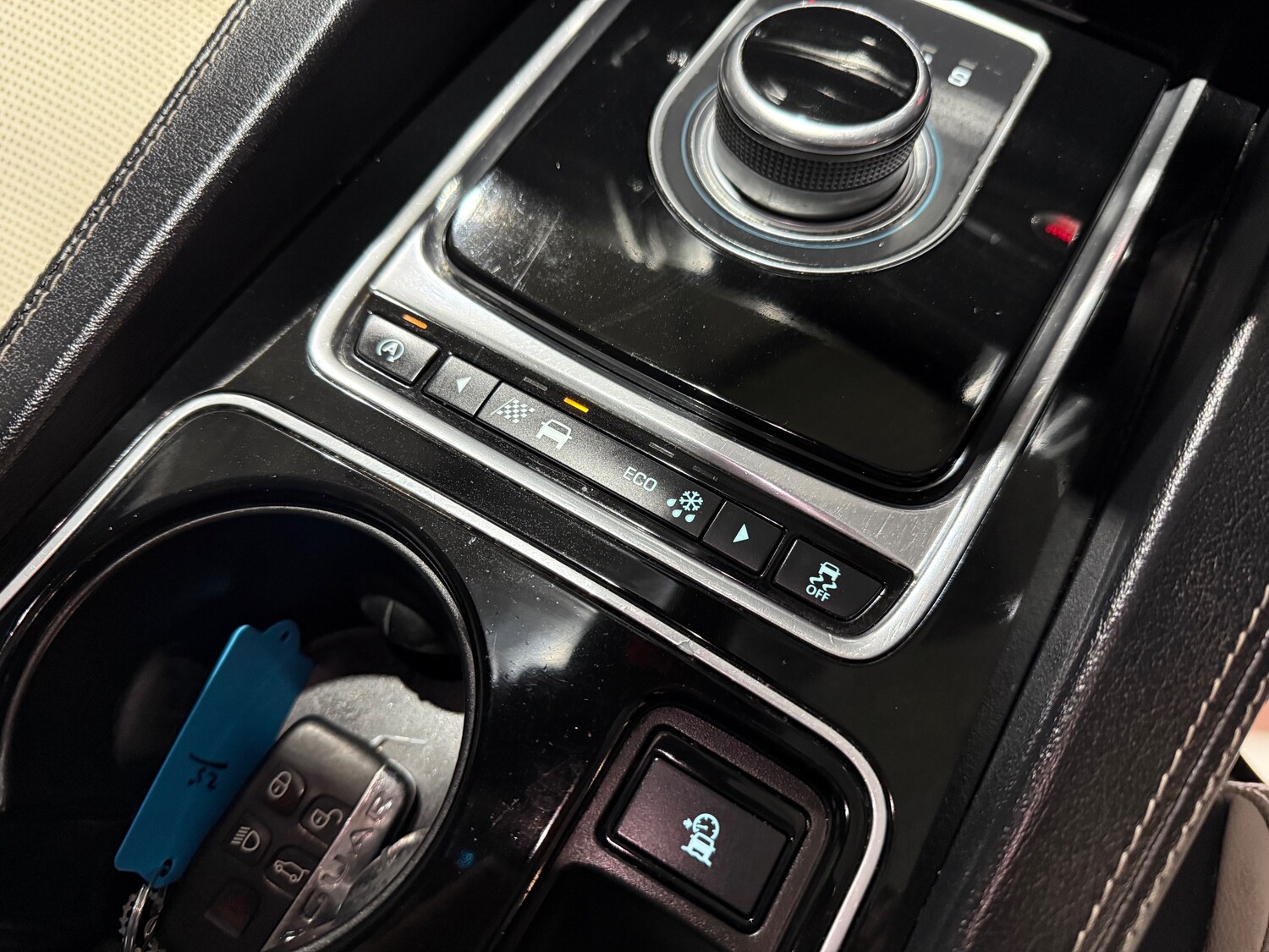 Used Jaguar F-Pace 2016 for sale - 77501923: Photo 43