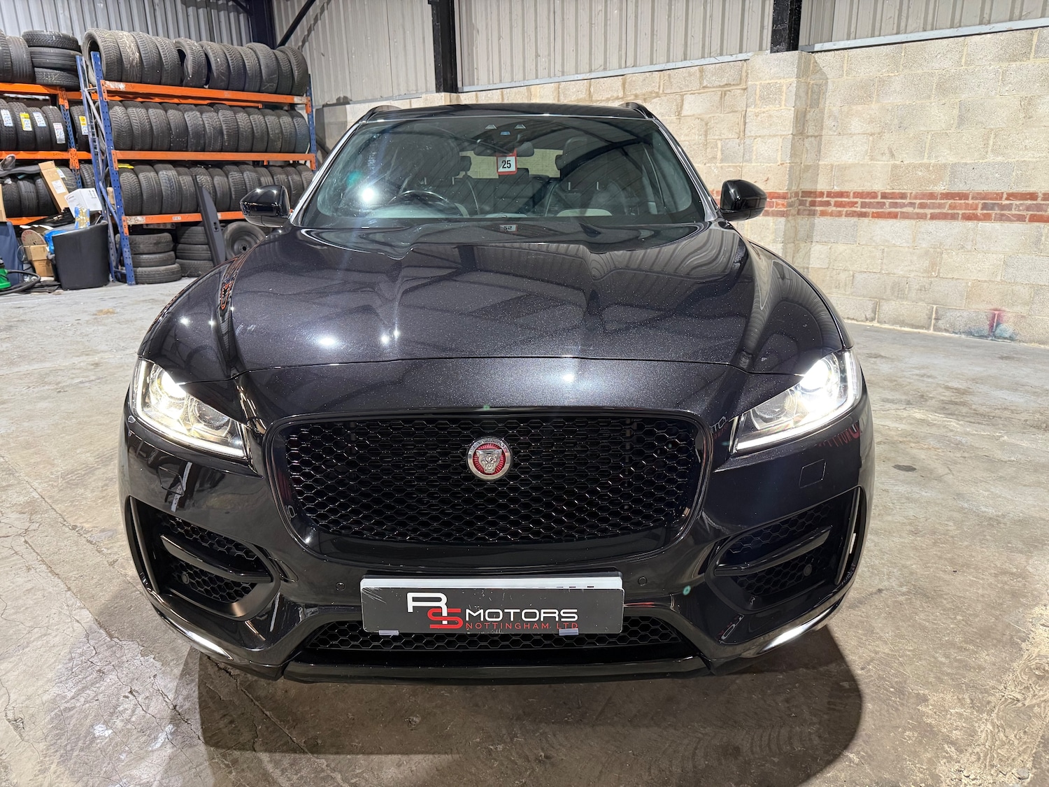 Used Jaguar F-Pace 2016 for sale - 77501923: Photo 6
