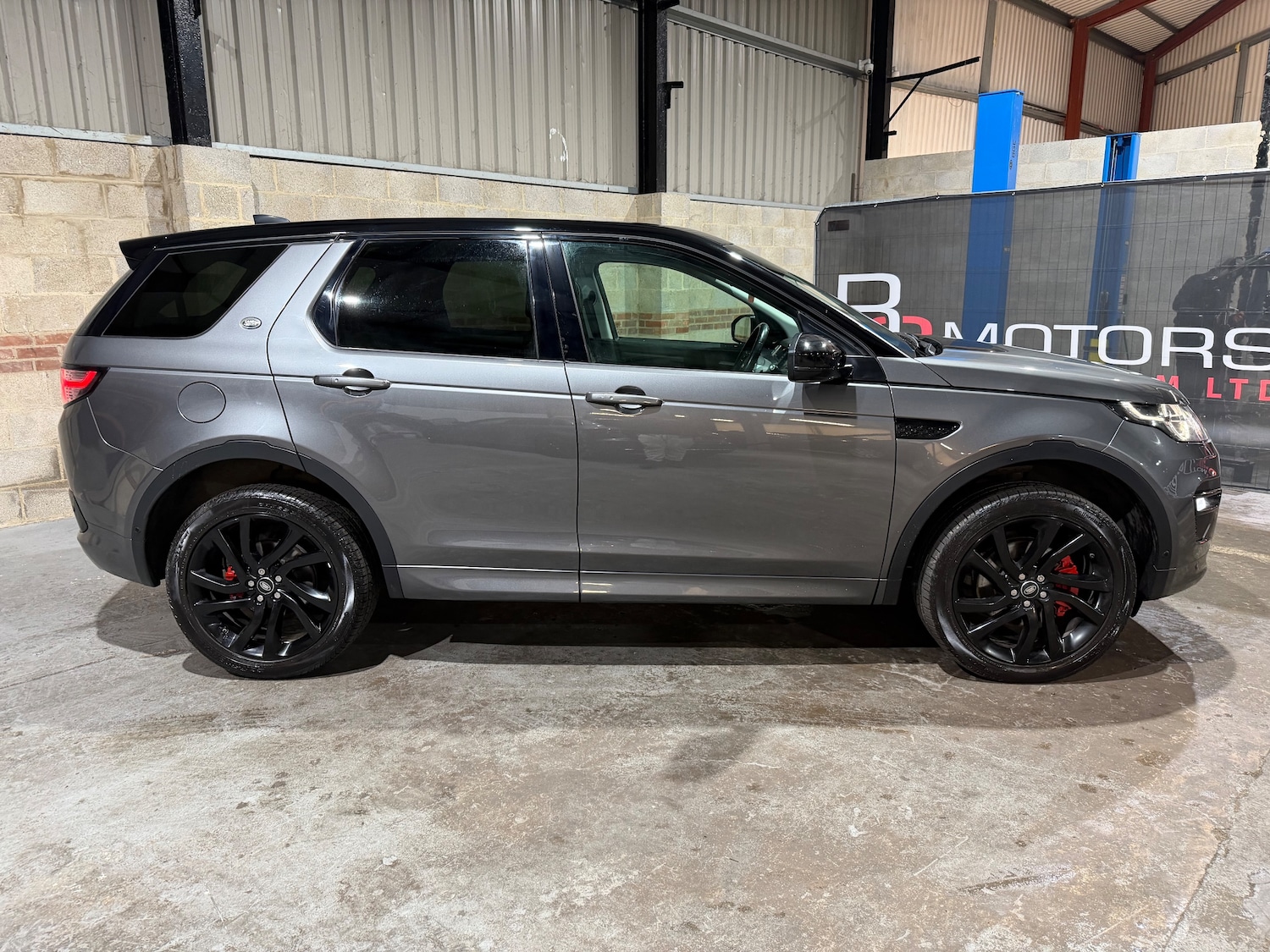 Used Land Rover Discovery Sport 2017 for sale - 77256557: Photo 2