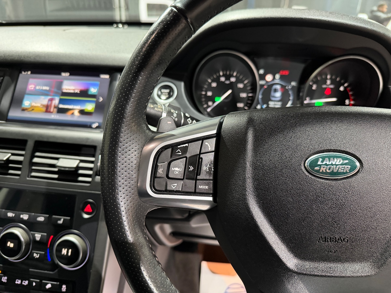 Used Land Rover Discovery Sport 2017 for sale - 77256557: Photo 36