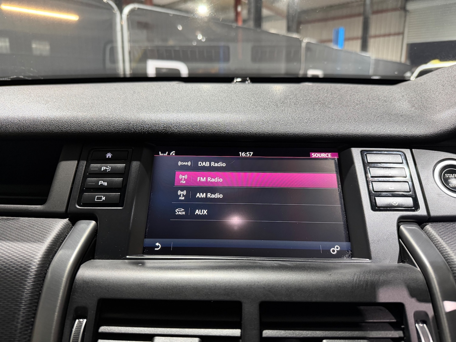 Used Land Rover Discovery Sport 2017 for sale - 77256557: Photo 44