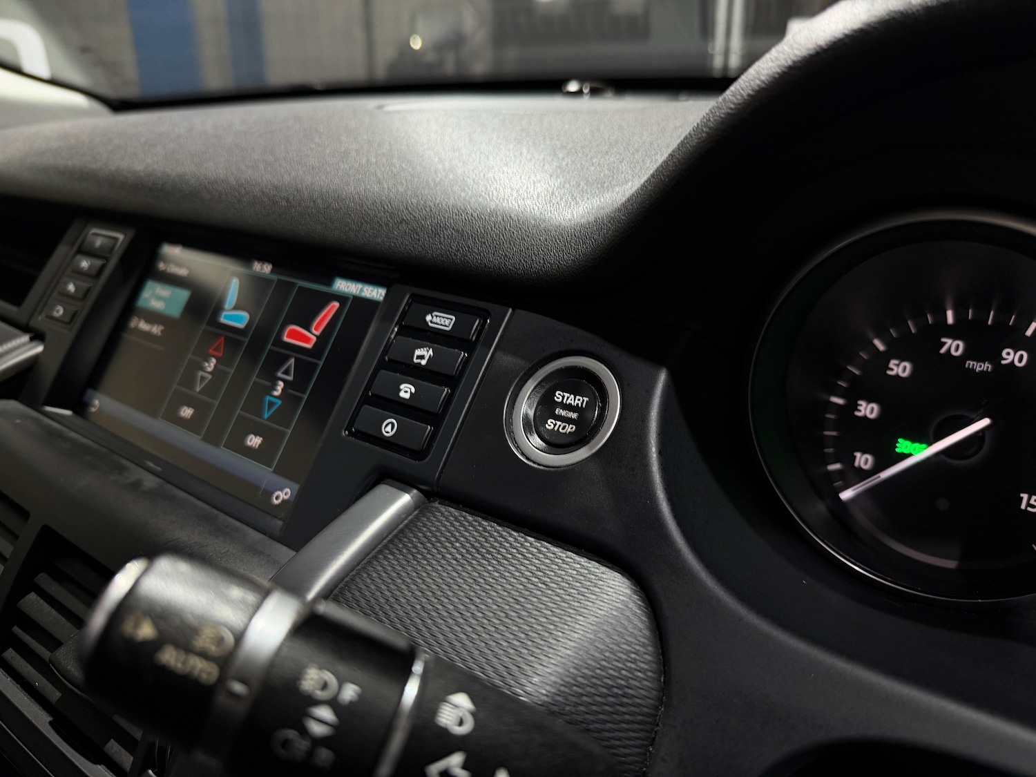 Used Land Rover Discovery Sport 2017 for sale - 77256557: Photo 50