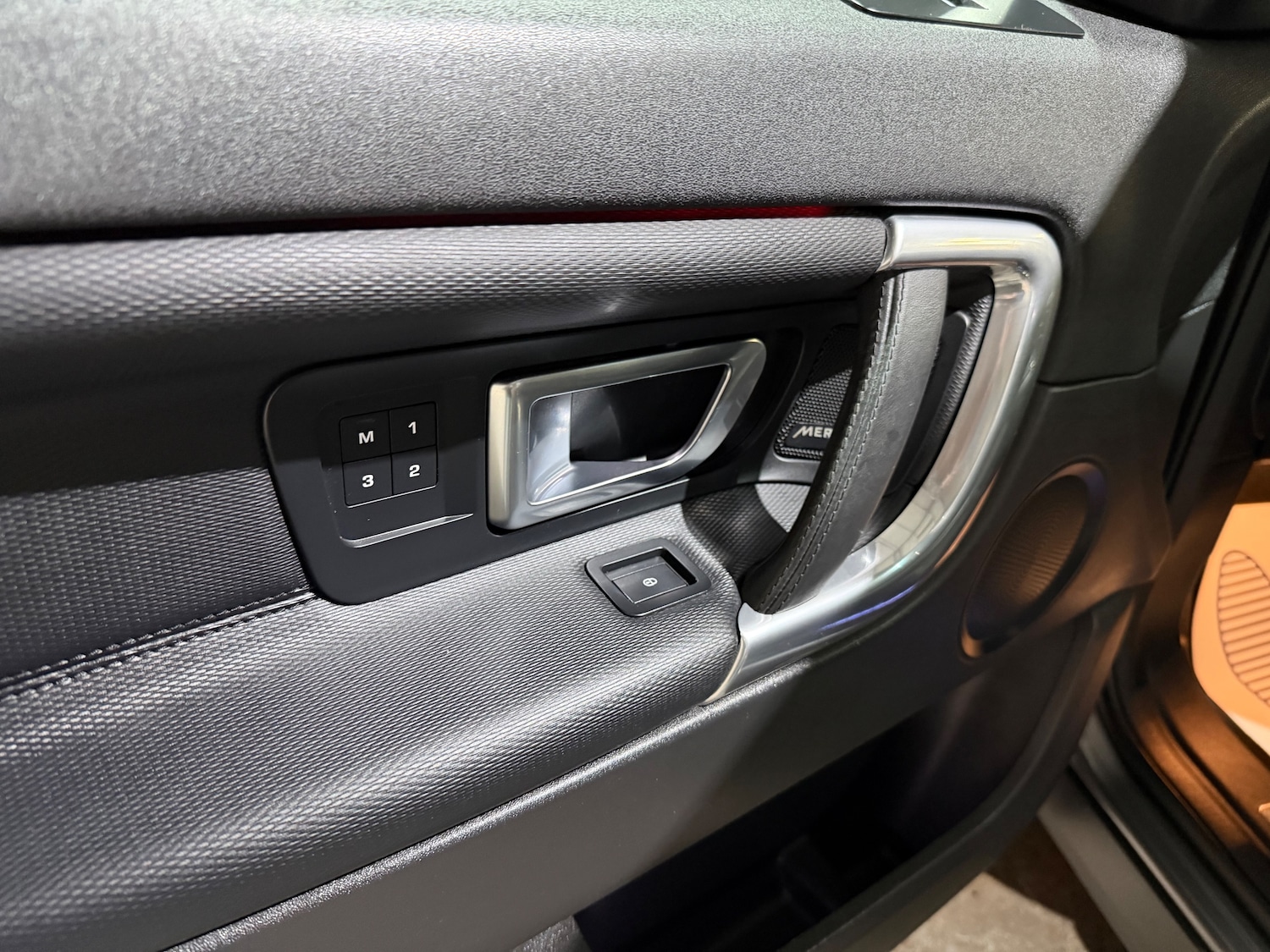 Used Land Rover Discovery Sport 2017 for sale - 77256557: Photo 8