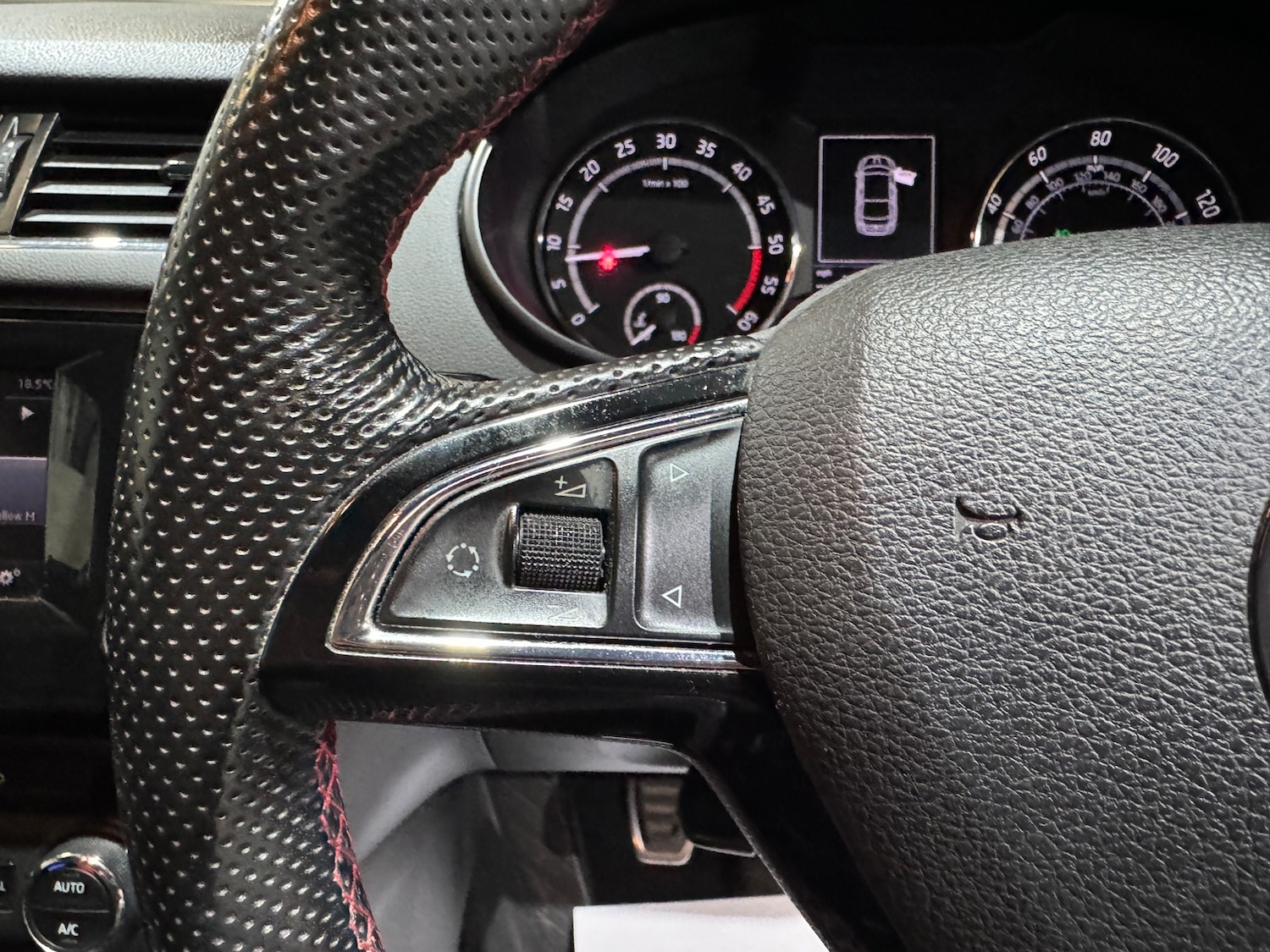 Used Skoda Octavia 2015 for sale - 77341098: Photo 33