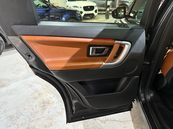 Used Land Rover Discovery Sport 2017 for sale - 76299838: Photo 14