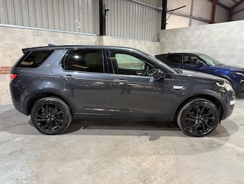 Used Land Rover Discovery Sport 2017 for sale - 76299838: Photo 2