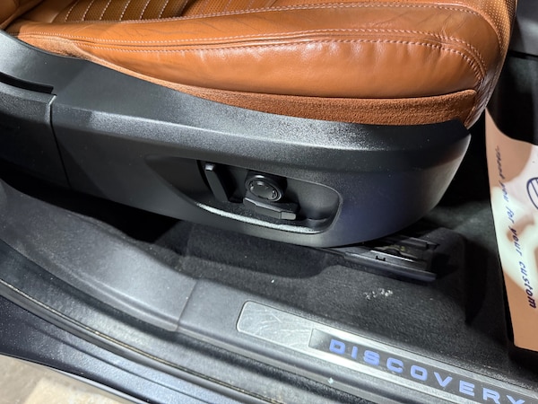 Used Land Rover Discovery Sport 2017 for sale - 76299838: Photo 32