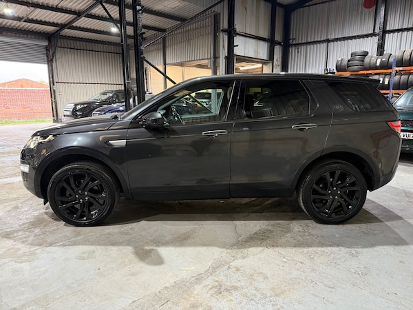 Used Land Rover Discovery Sport 2017 for sale - 76299838: Photo 5