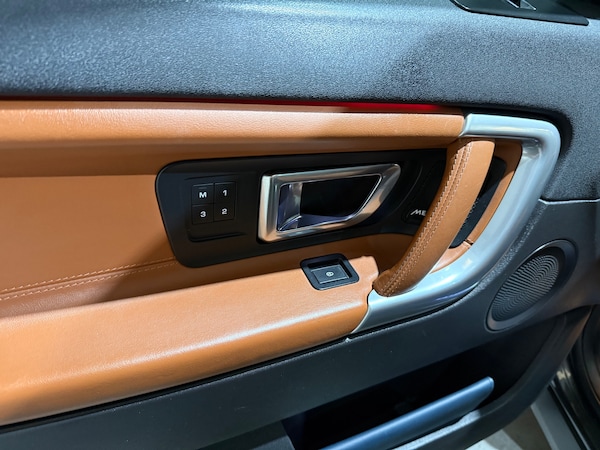Used Land Rover Discovery Sport 2017 for sale - 76299838: Photo 8