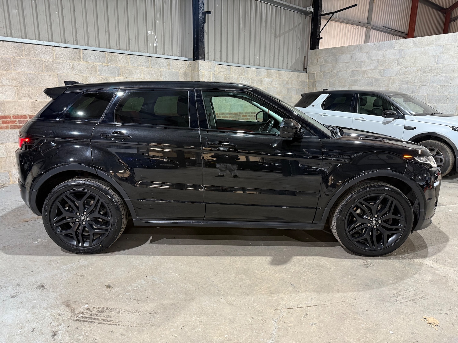 Used Land Rover Range Rover Evoque 2018 for sale - 76693541: Photo 2