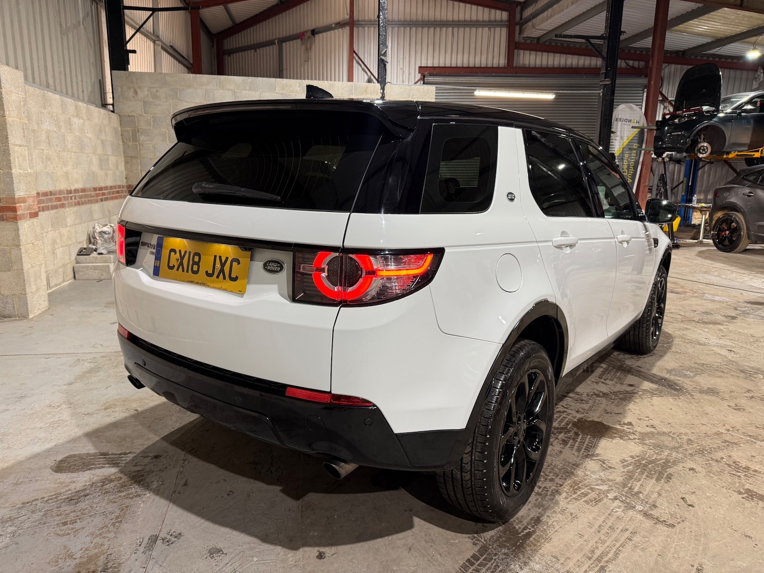 Used Land Rover Discovery Sport 2018 for sale - 77106811: Photo 3