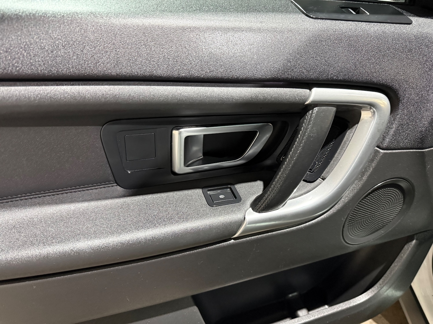 Used Land Rover Discovery Sport 2018 for sale - 77106811: Photo 8