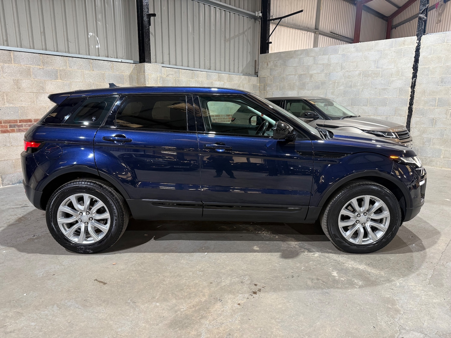 Used Land Rover Range Rover Evoque 2016 for sale - 76420239: Photo 2