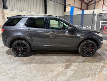 Used Land Rover Discovery Sport 2017 for sale - 77256546: Photo