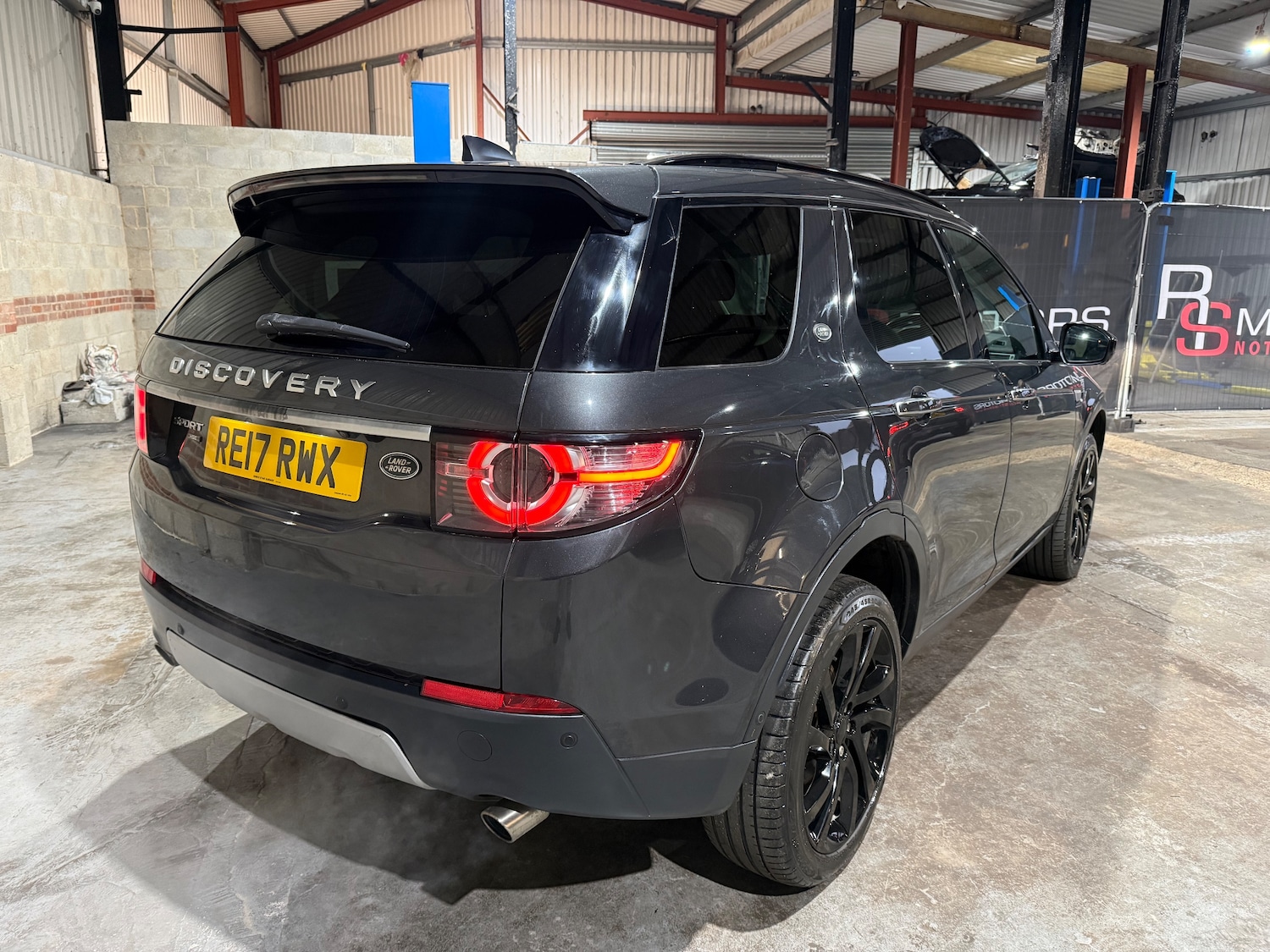 Used Land Rover Discovery Sport 2017 for sale - 77256546: Photo 3