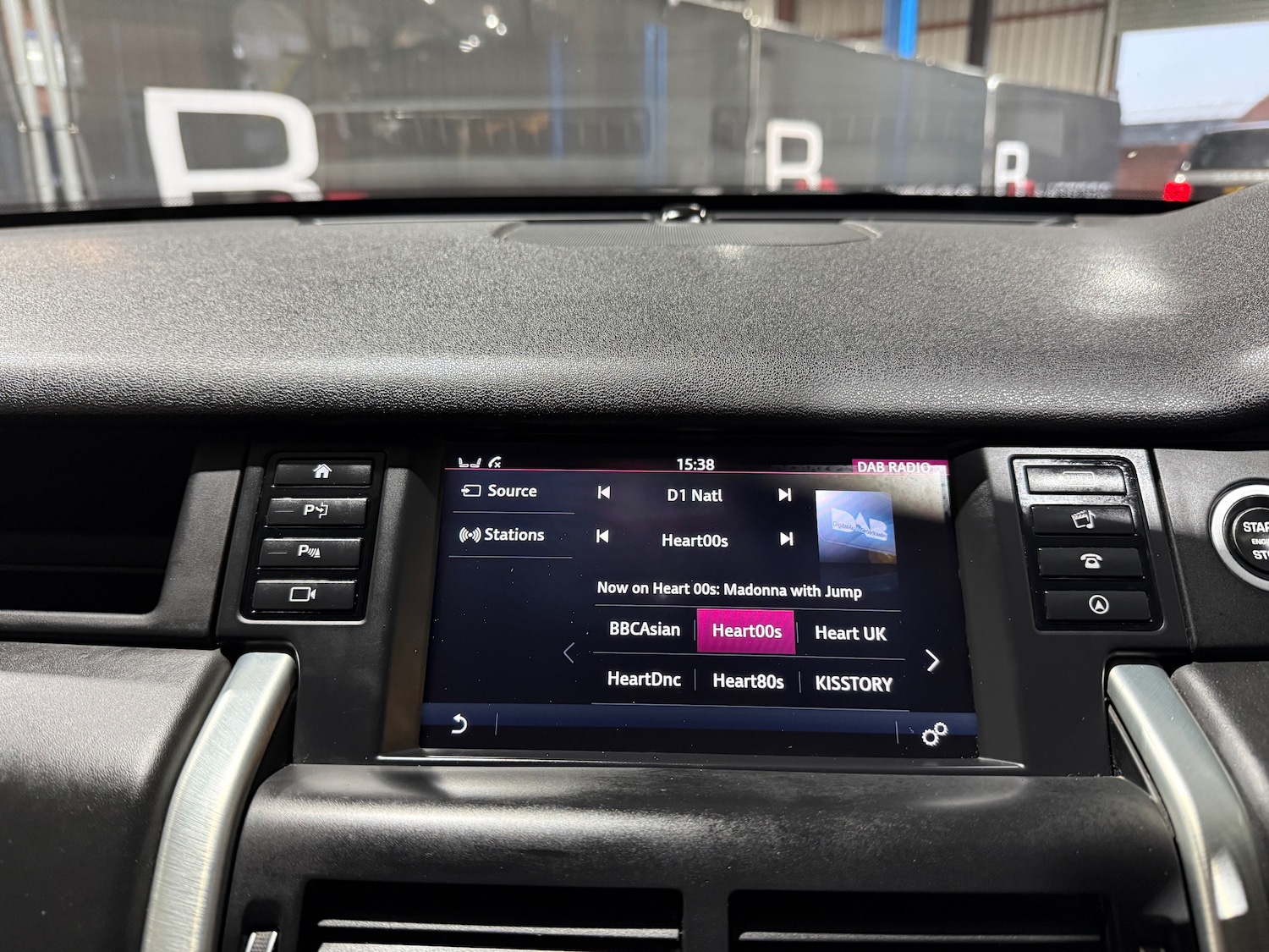 Used Land Rover Discovery Sport 2017 for sale - 77256546: Photo 46