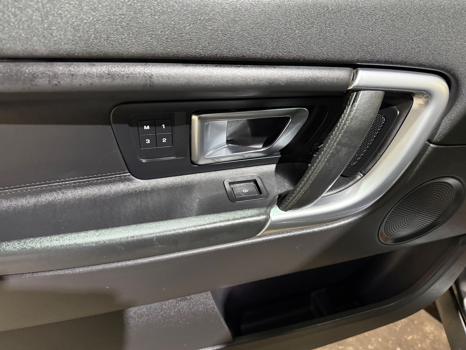 Used Land Rover Discovery Sport 2017 for sale - 77256546: Photo 8