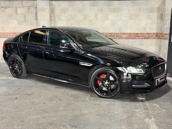 Used Jaguar XE 2019 for sale - 79555678: Photo