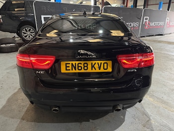 Used Jaguar XE 2019 for sale - 79555678: Photo
