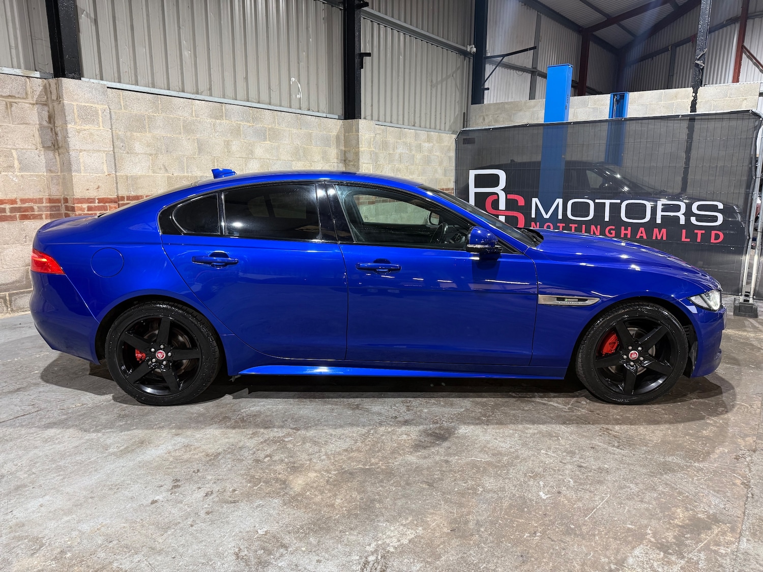 Used Jaguar XE 2017 for sale - 77648248: Photo 2