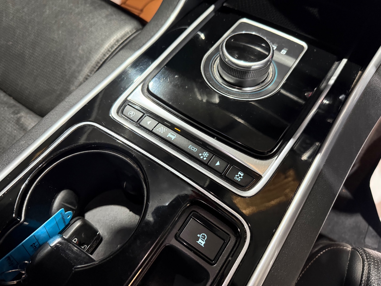 Used Jaguar XE 2017 for sale - 77648248: Photo 40