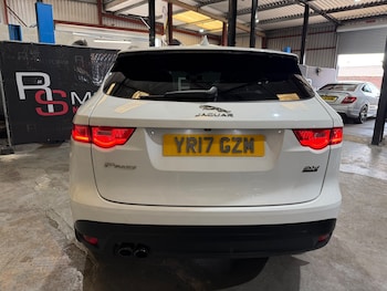 Used Jaguar F-Pace 2017 for sale - 79184619: Photo