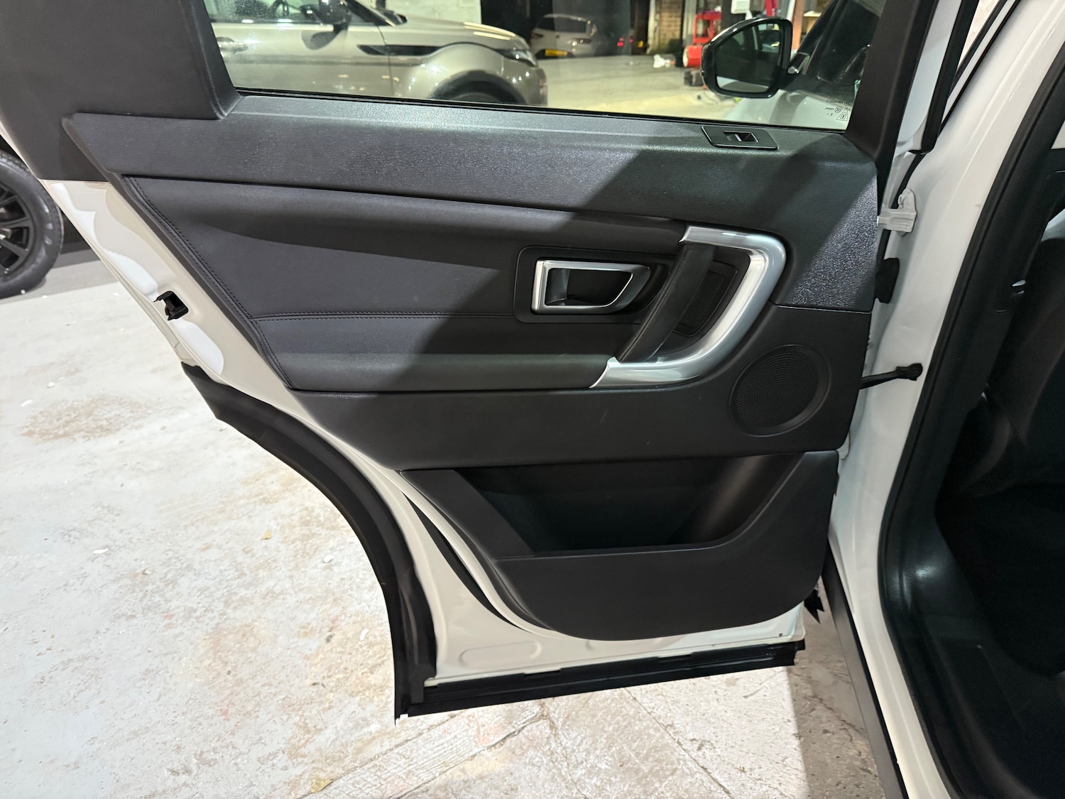 Used Land Rover Discovery Sport 2016 for sale - 76420240: Photo 13