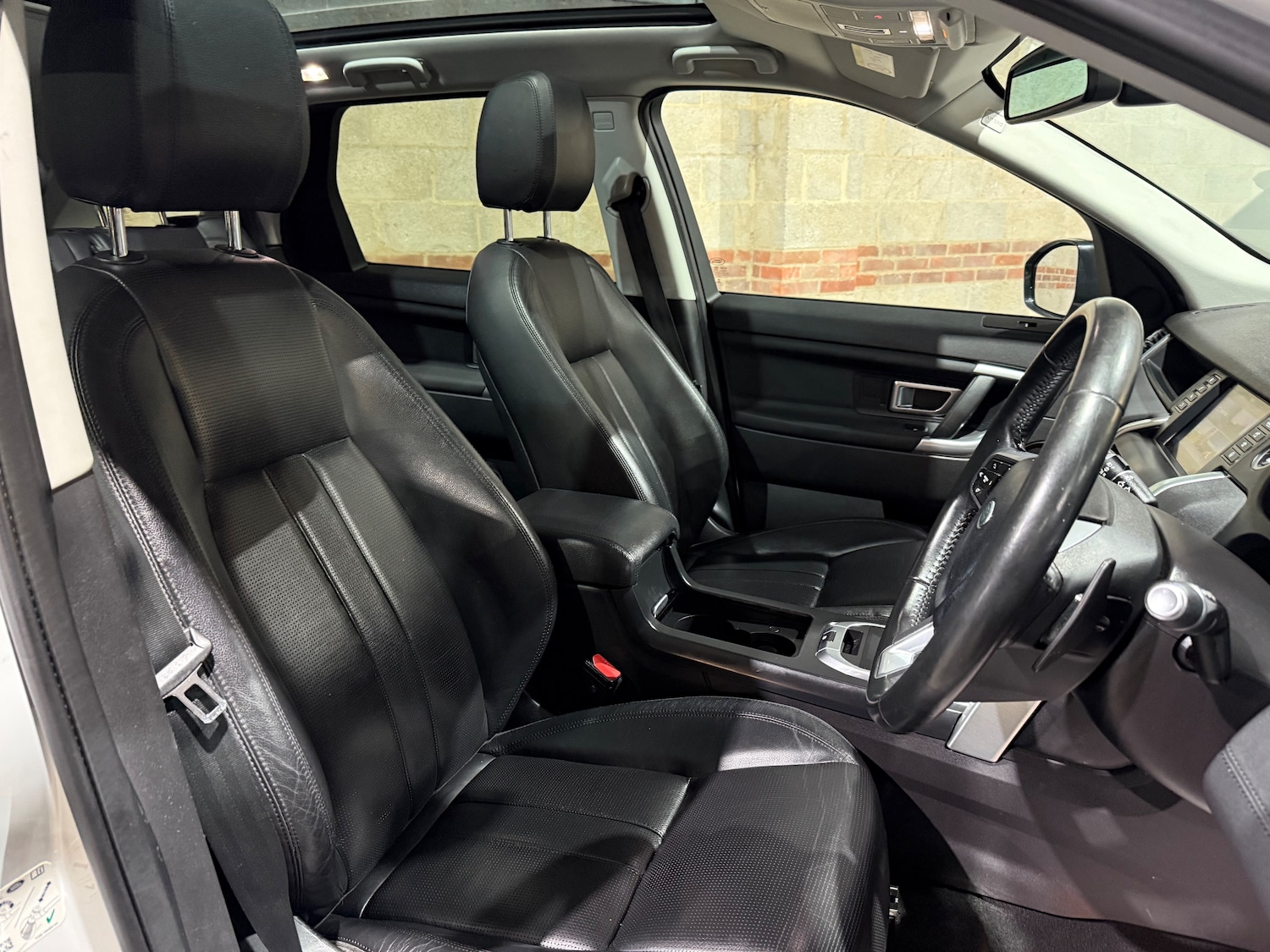 Used Land Rover Discovery Sport 2016 for sale - 76420240: Photo 27