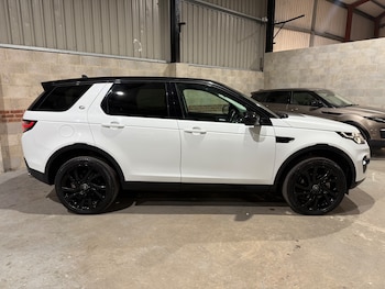Used Land Rover Discovery Sport 2016 for sale - 76420240: Photo