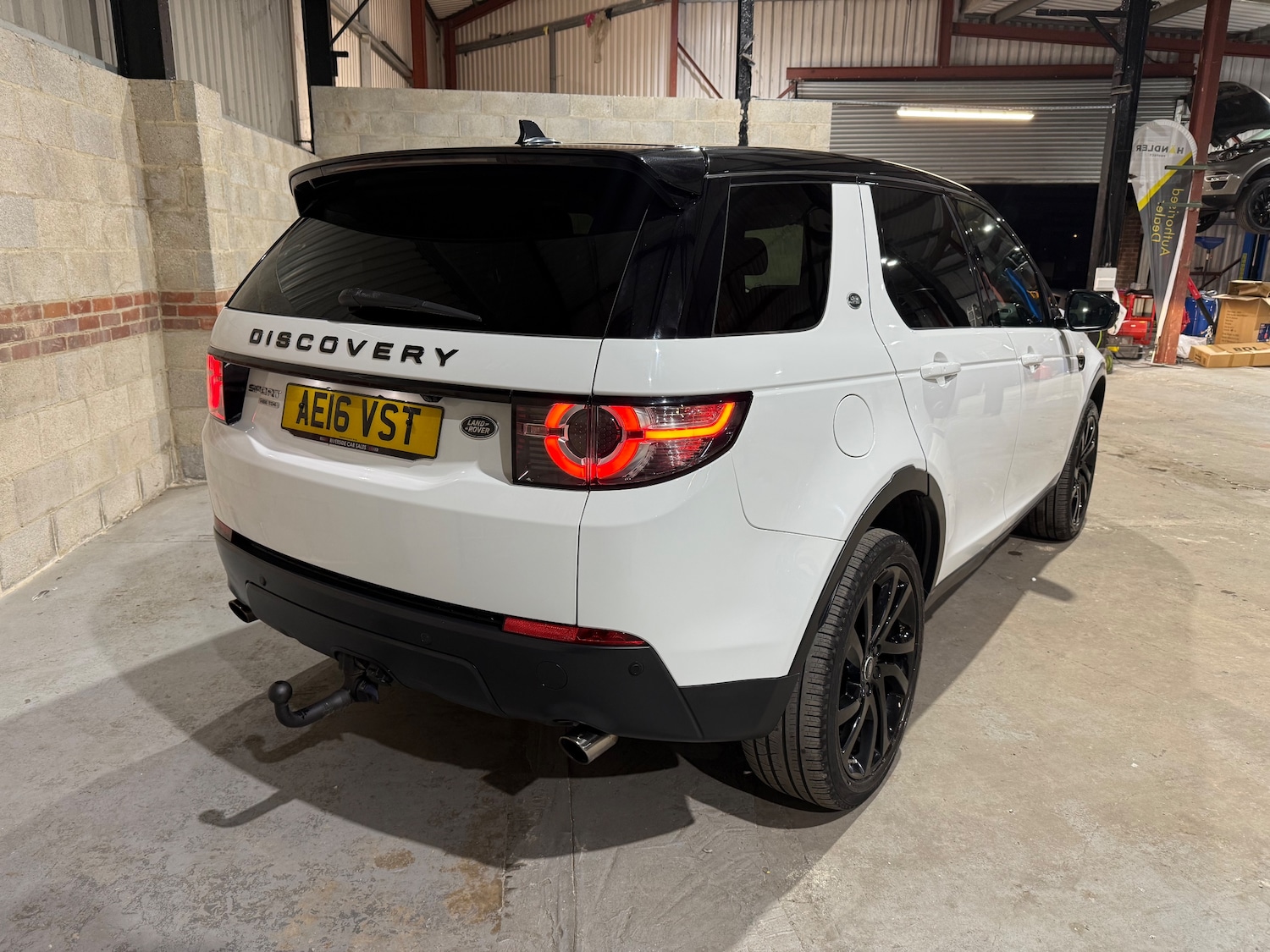 Used Land Rover Discovery Sport 2016 for sale - 76420240: Photo 3