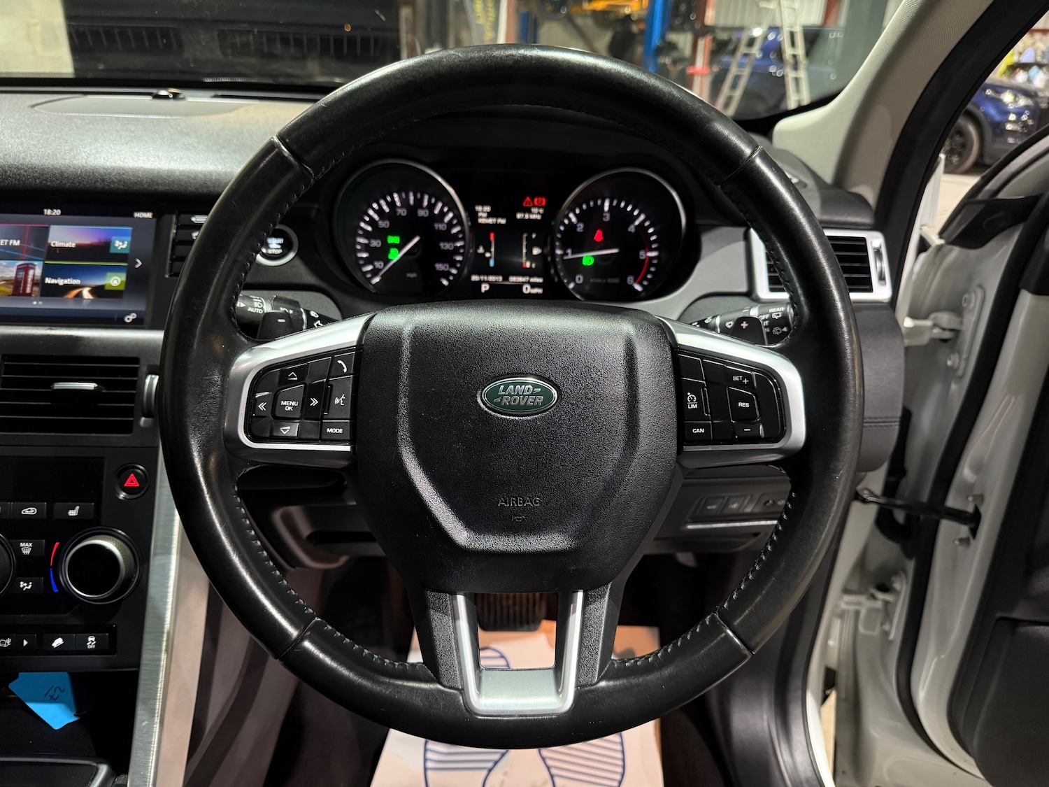 Used Land Rover Discovery Sport 2016 for sale - 76420240: Photo 32