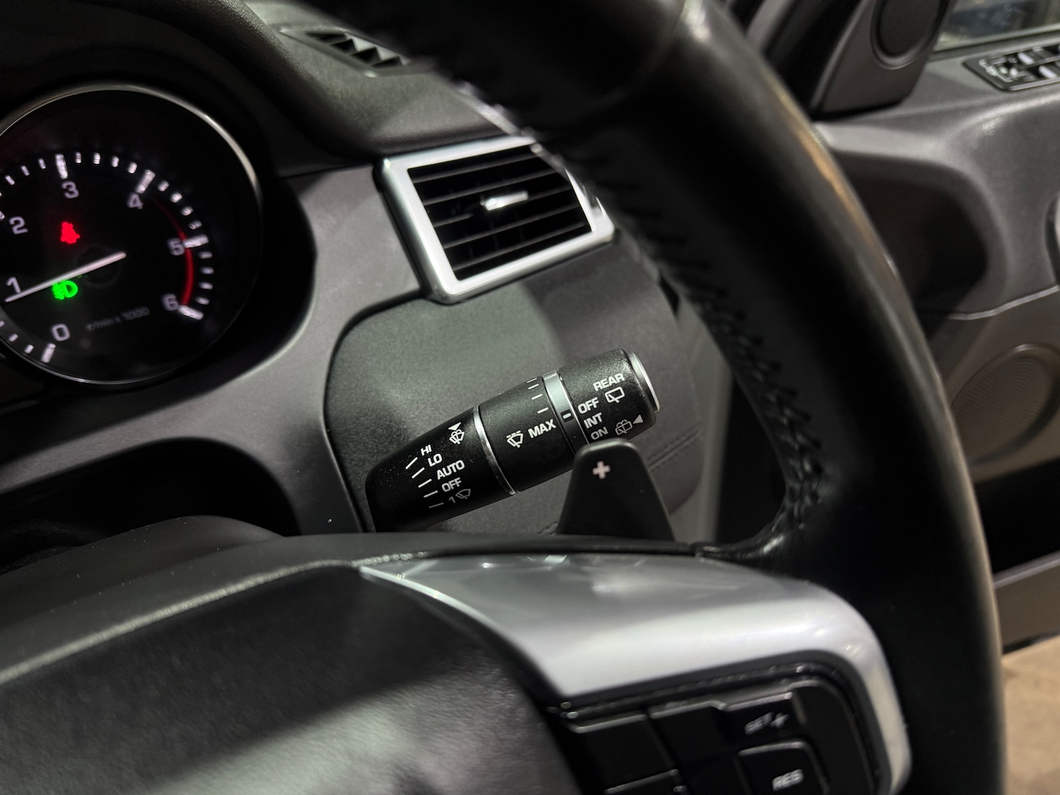 Used Land Rover Discovery Sport 2016 for sale - 76420240: Photo 35