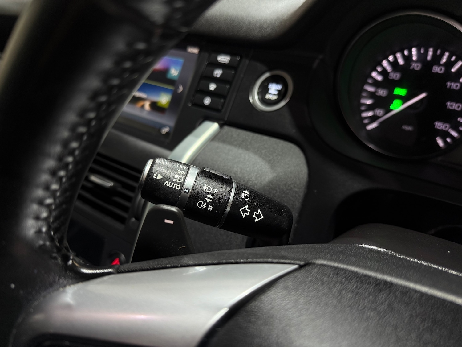 Used Land Rover Discovery Sport 2016 for sale - 76420240: Photo 36