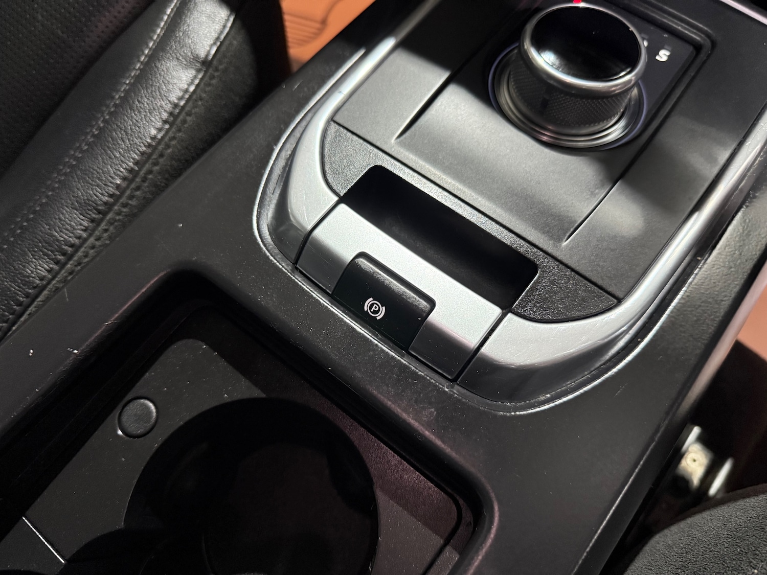 Used Land Rover Discovery Sport 2016 for sale - 76420240: Photo 42