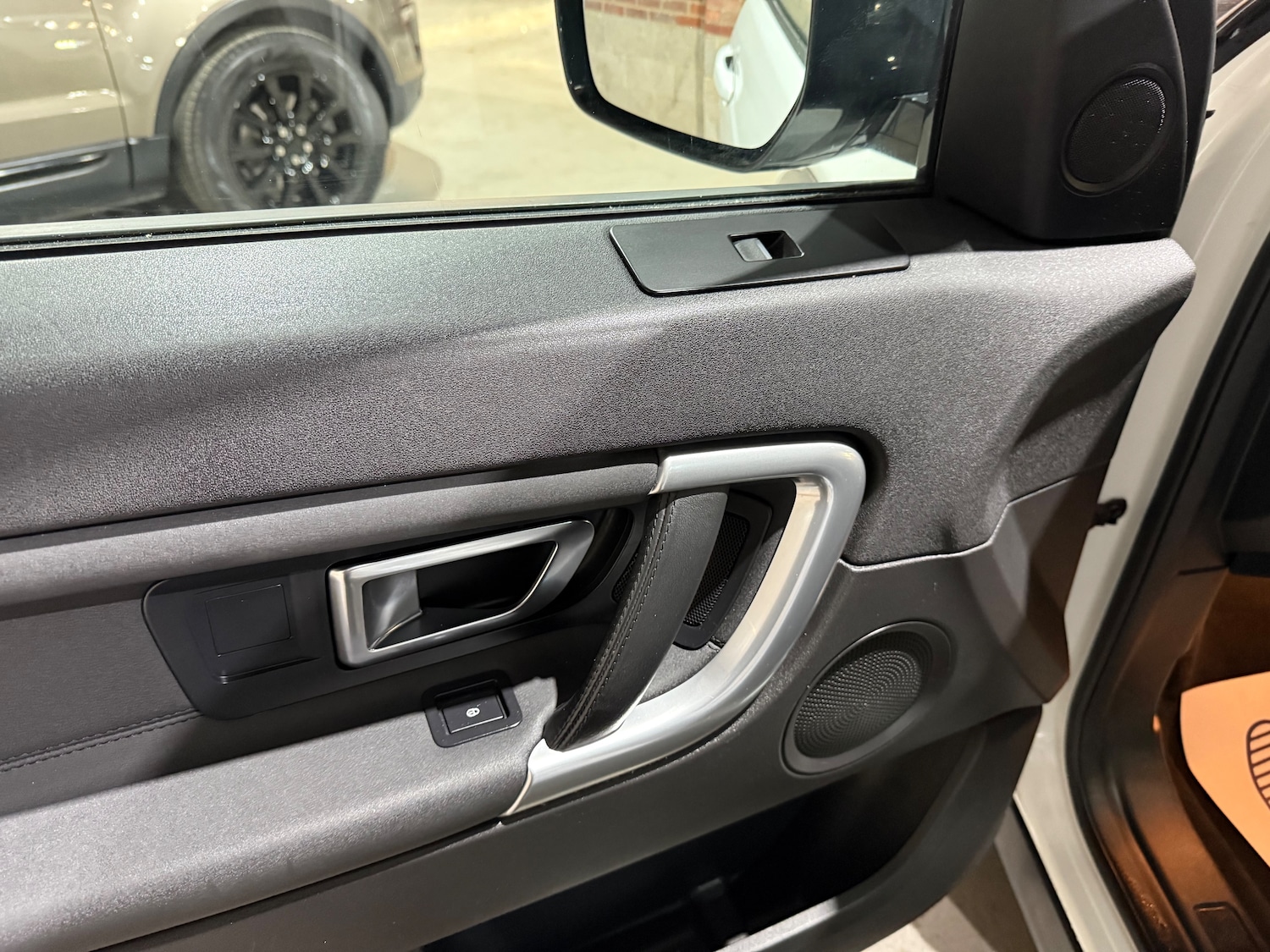 Used Land Rover Discovery Sport 2016 for sale - 76420240: Photo 8