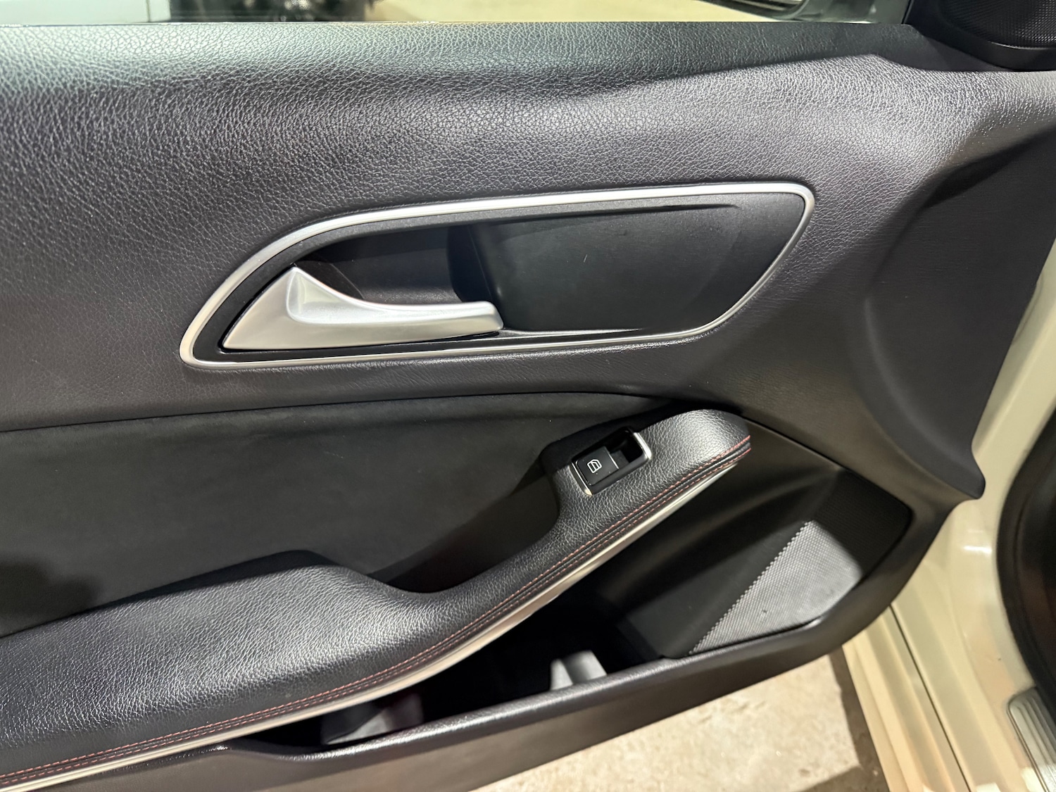 Used Mercedes-Benz A-Class 2013 for sale - 76635942: Photo 8