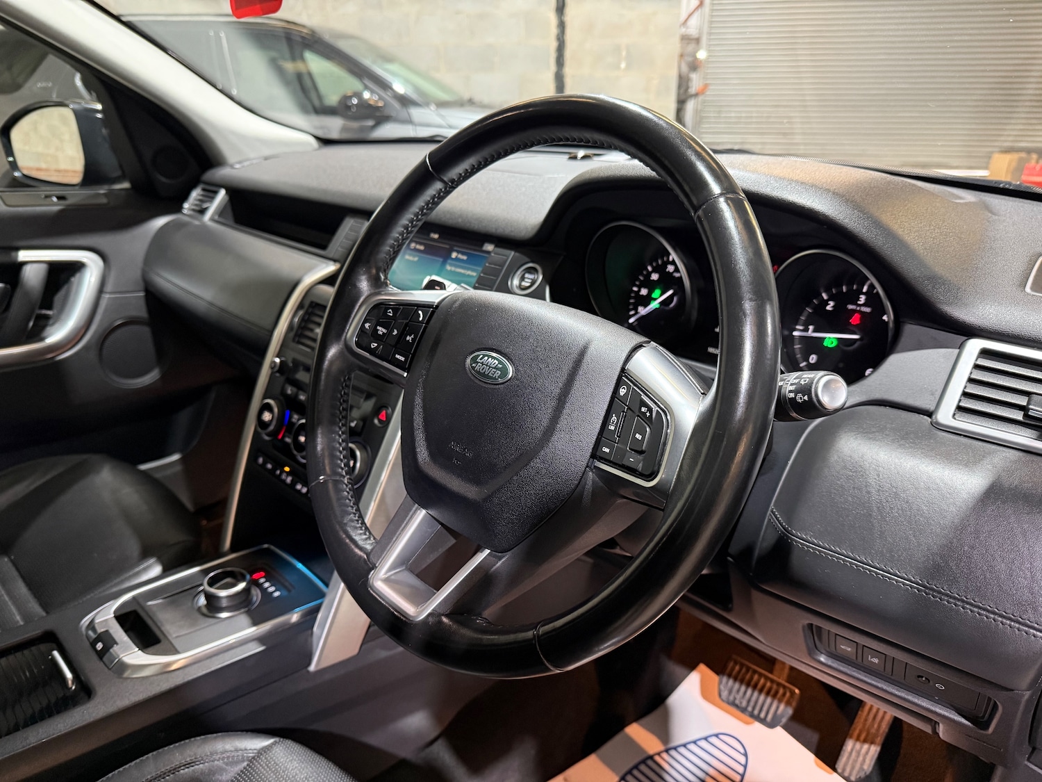 Used Land Rover Discovery Sport 2017 for sale - 76896412: Photo 29