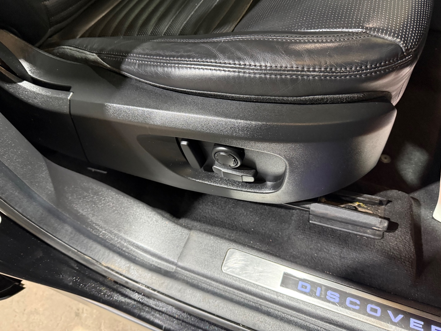 Used Land Rover Discovery Sport 2017 for sale - 76896412: Photo 32