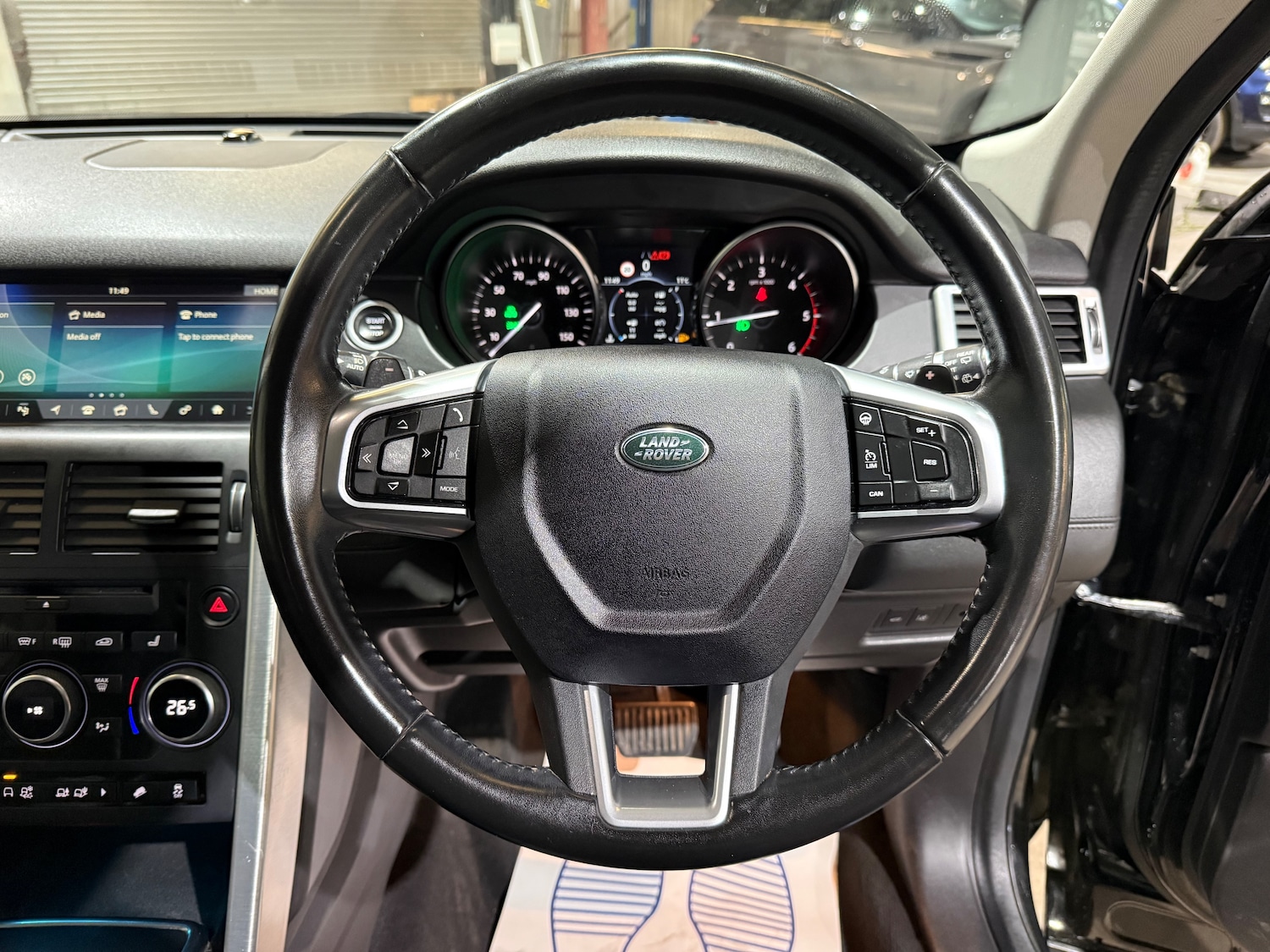 Used Land Rover Discovery Sport 2017 for sale - 76896412: Photo 33