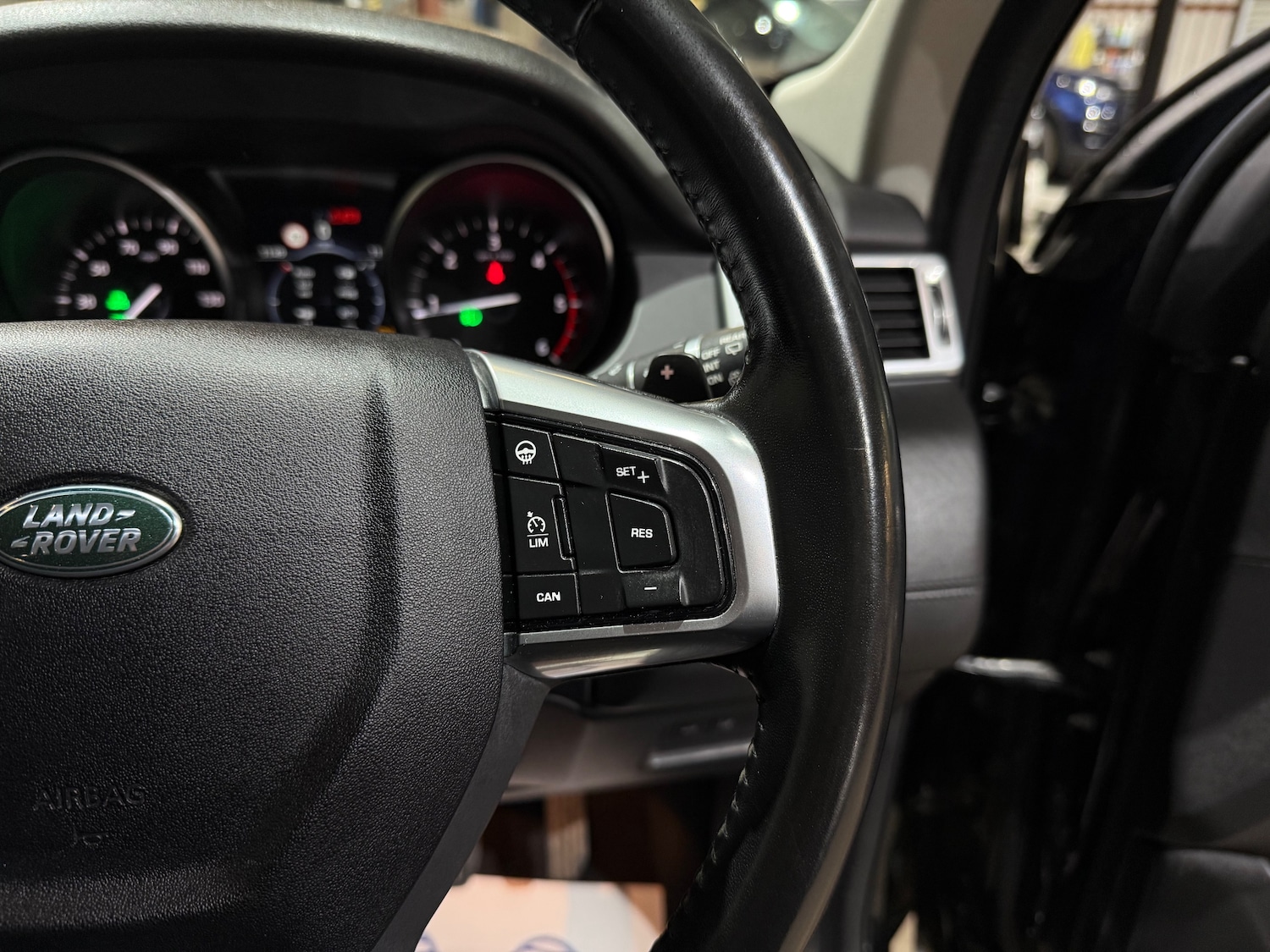 Used Land Rover Discovery Sport 2017 for sale - 76896412: Photo 35