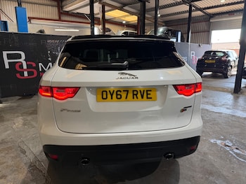 Used Jaguar F-Pace 2017 for sale - 79392424: Photo