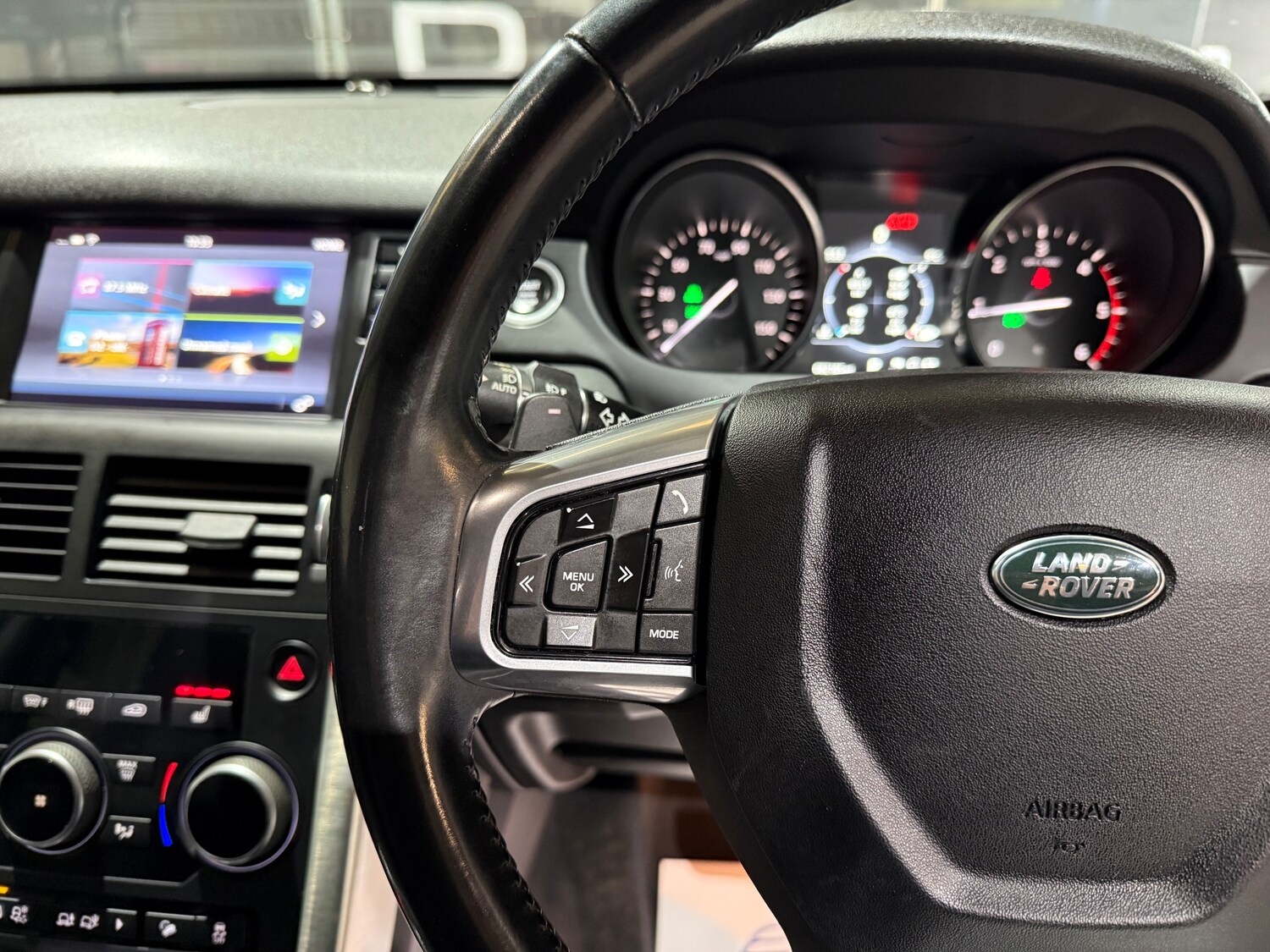 Used Land Rover Discovery Sport 2016 for sale - 77506111: Photo 32