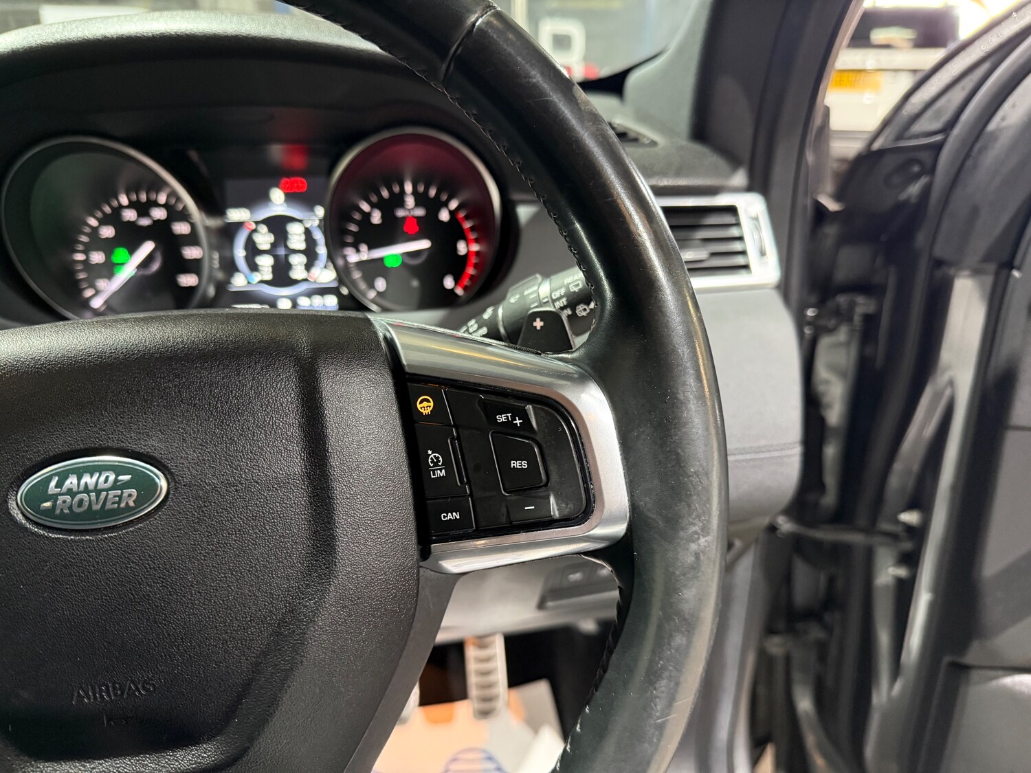 Used Land Rover Discovery Sport 2016 for sale - 77506111: Photo 33